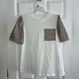 Leopard detail tee New!